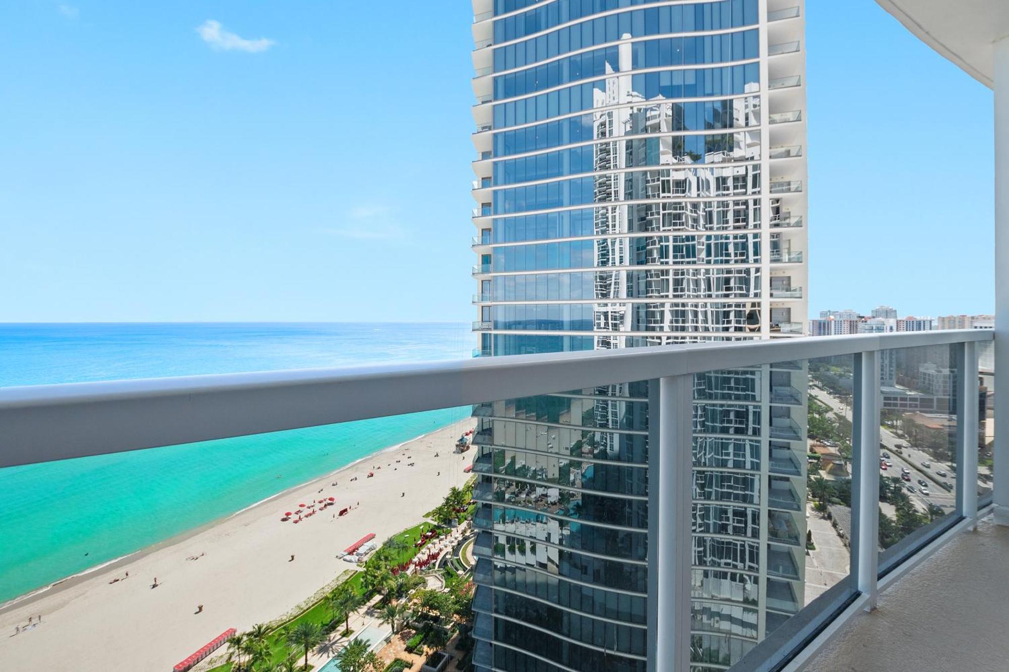 Trump International Deluxe 2 Queen Bed Ocean Front Sunny Isles Beach Exterior photo
